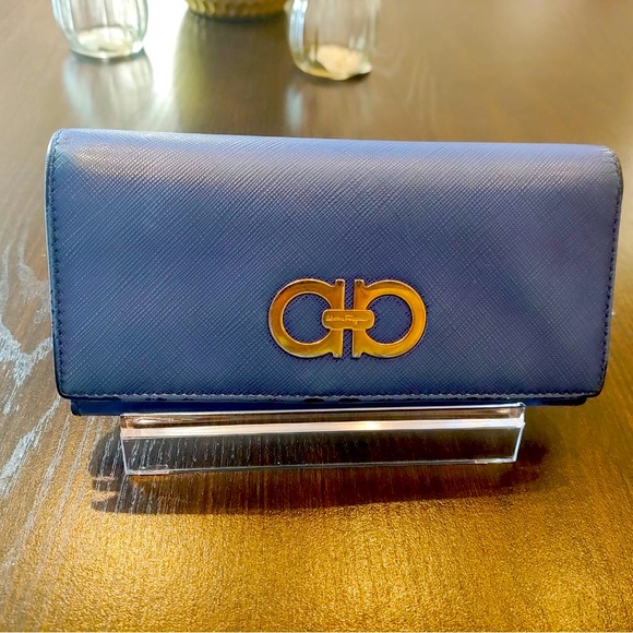 Salvatore Ferragamo Handbags - EUC Salvador Ferragamo Continental wallet.
